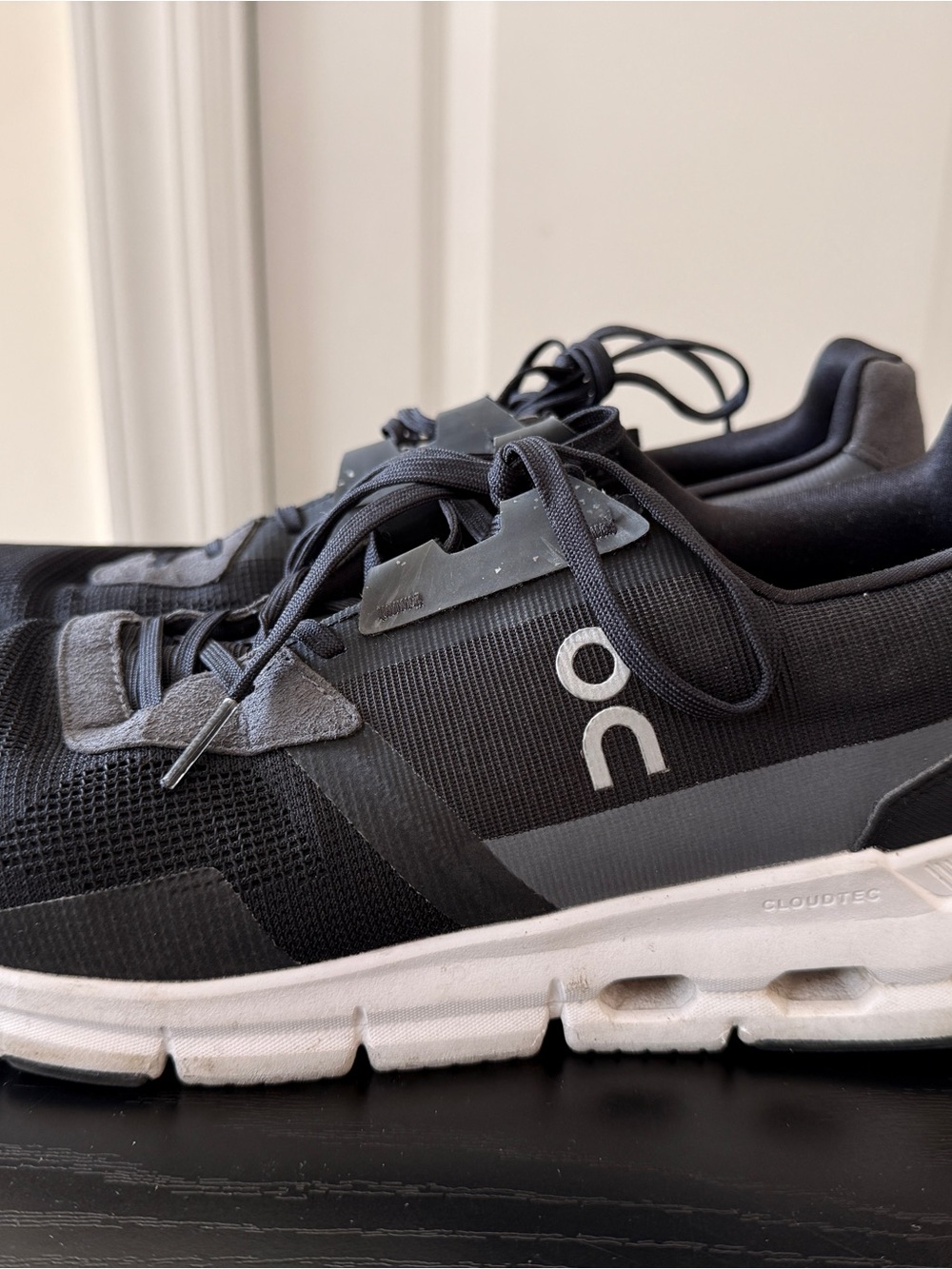 On Running Men's Black and Gray Cloudtec Running Shoes - Picture 7 of 8